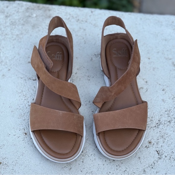 NWOT Sofft "Mandi" strappy sandals - size 8M - Picture 1 of 6